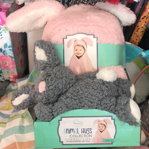 Other - New kids hooded blanket with plush